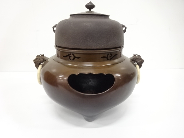  釜師　弥右衛門造　唐銅　鬼面風炉